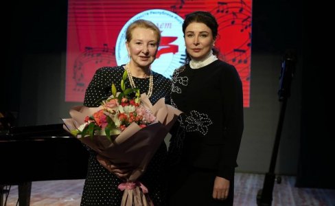 Министр культуры Республики Ингушетия Залина Льянова поздравила с Днём рождения Зару Долакову
